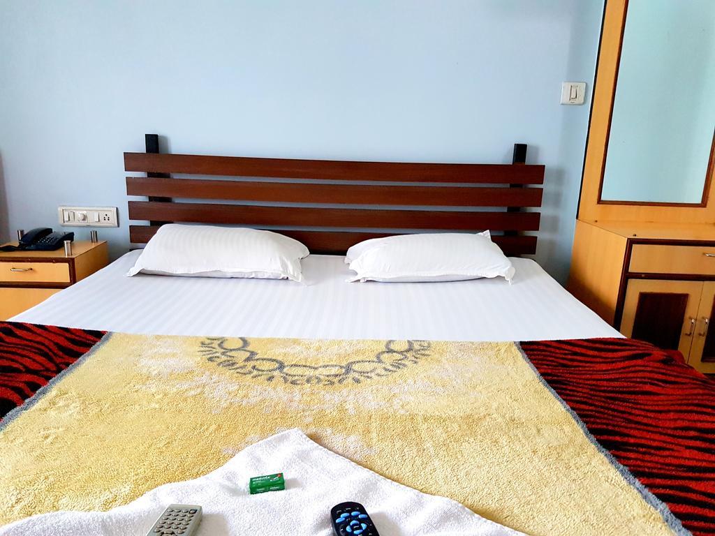 Reba Beach Resort Puri Exterior photo