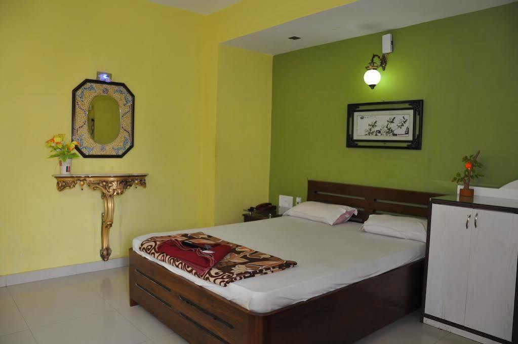 Reba Beach Resort Puri Exterior photo